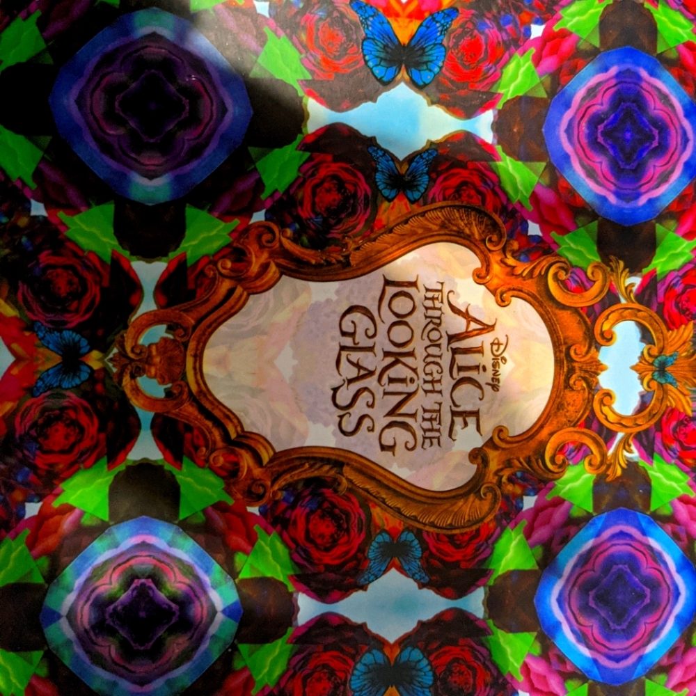Alice in Wonderland Threw The Looking-glass Pallet